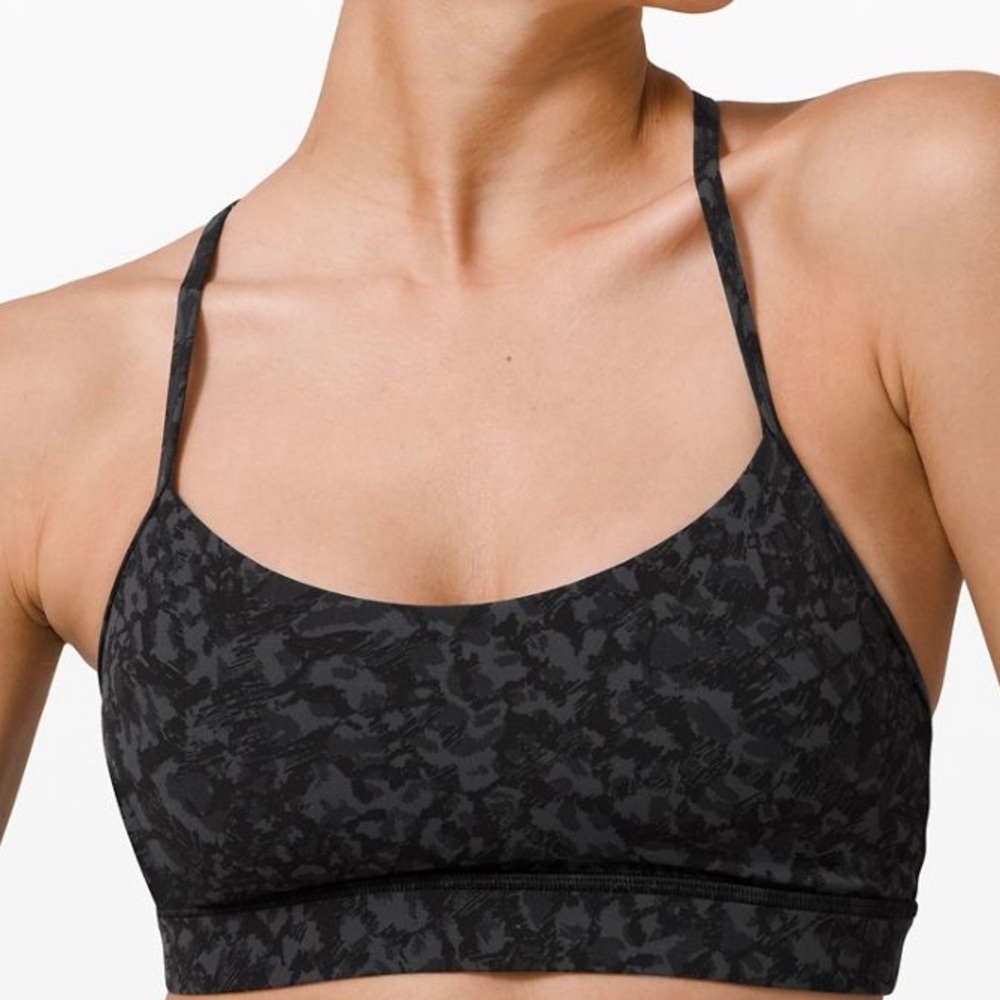 Lululemon size 4 Flow Y Bra nulu in black